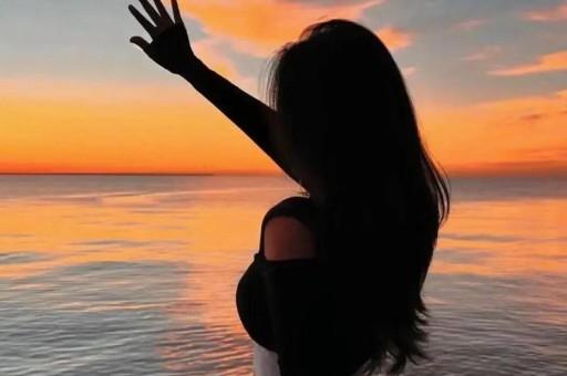 负债千万、母子反目47岁倪虹洁近况曝光给无数中年人提个醒